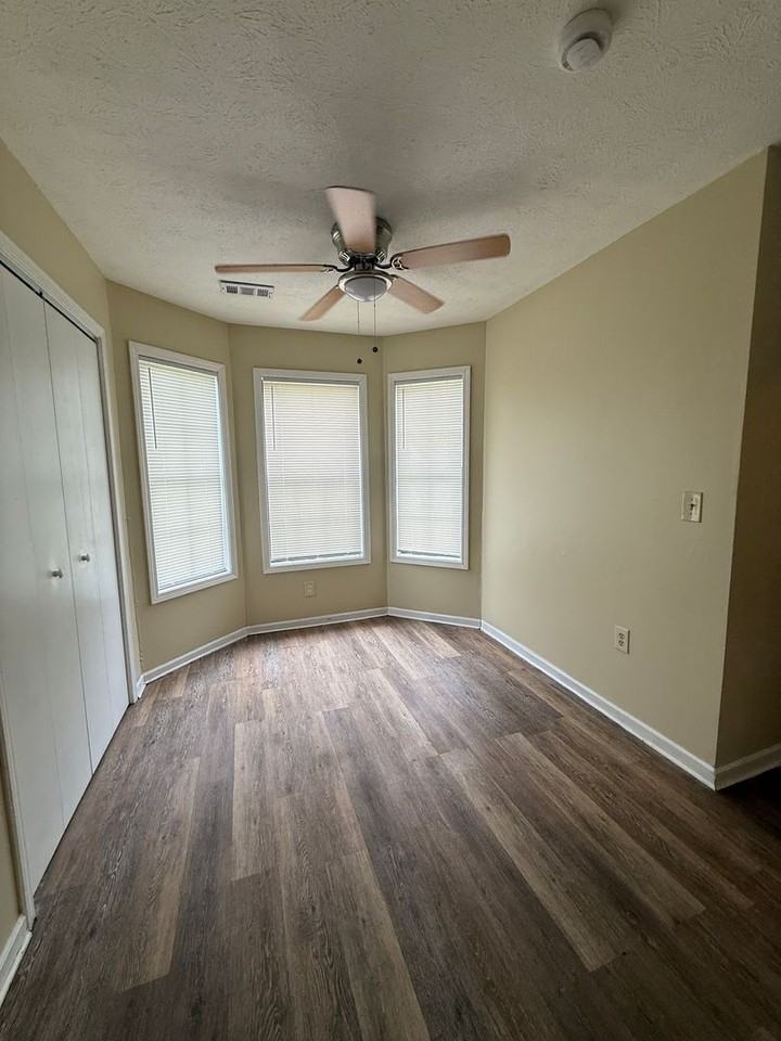 8685 Ashley Way - Photo 4 of 11