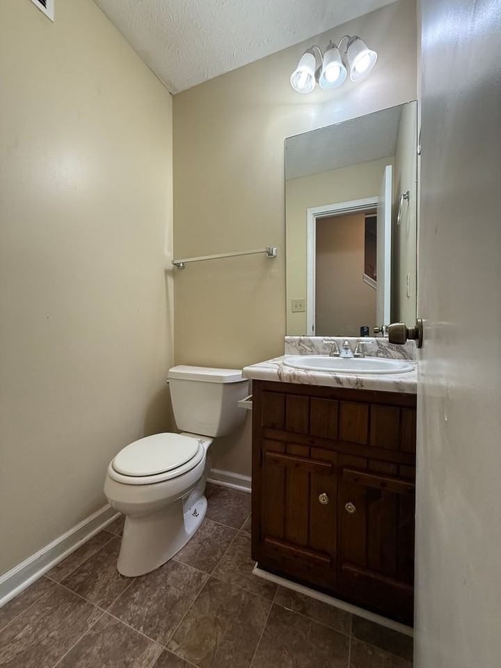 8685 Ashley Way - Photo 5 of 11