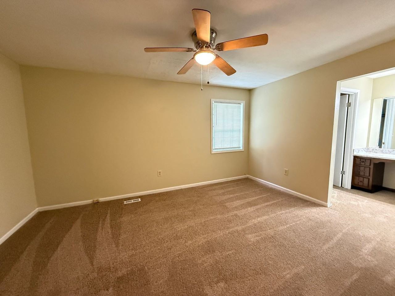 8685 Ashley Way - Photo 7 of 11