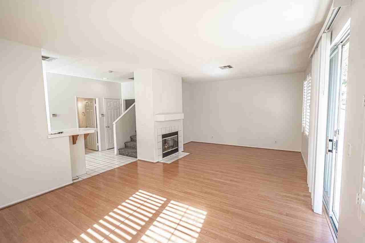 25410 Dry Creek Ct - Photo 5 of 22