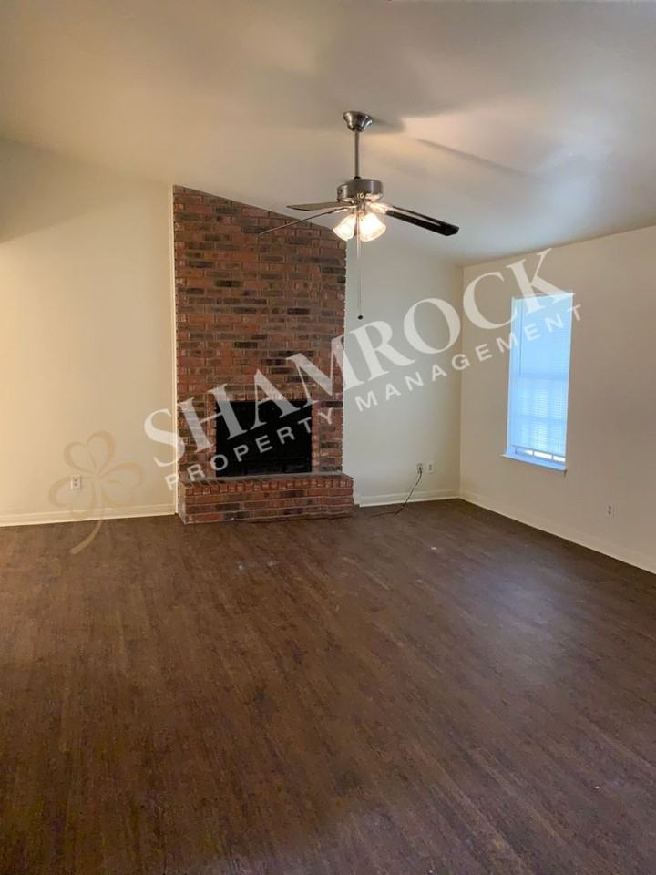 317 Texas Ave - Photo 2 of 6