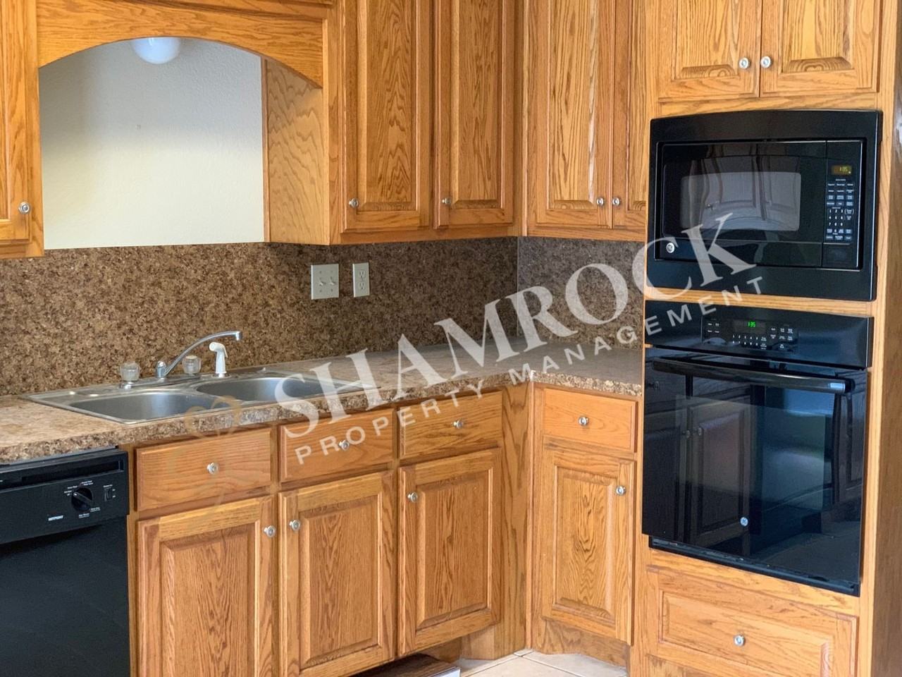 317 Texas Ave - Photo 3 of 6