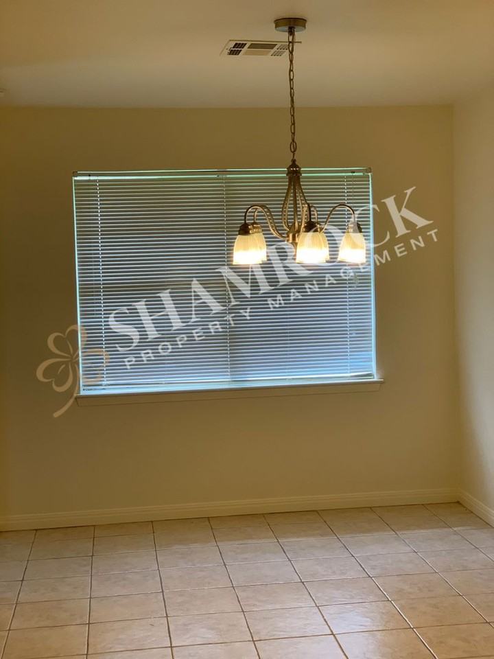 317 Texas Ave - Photo 4 of 6