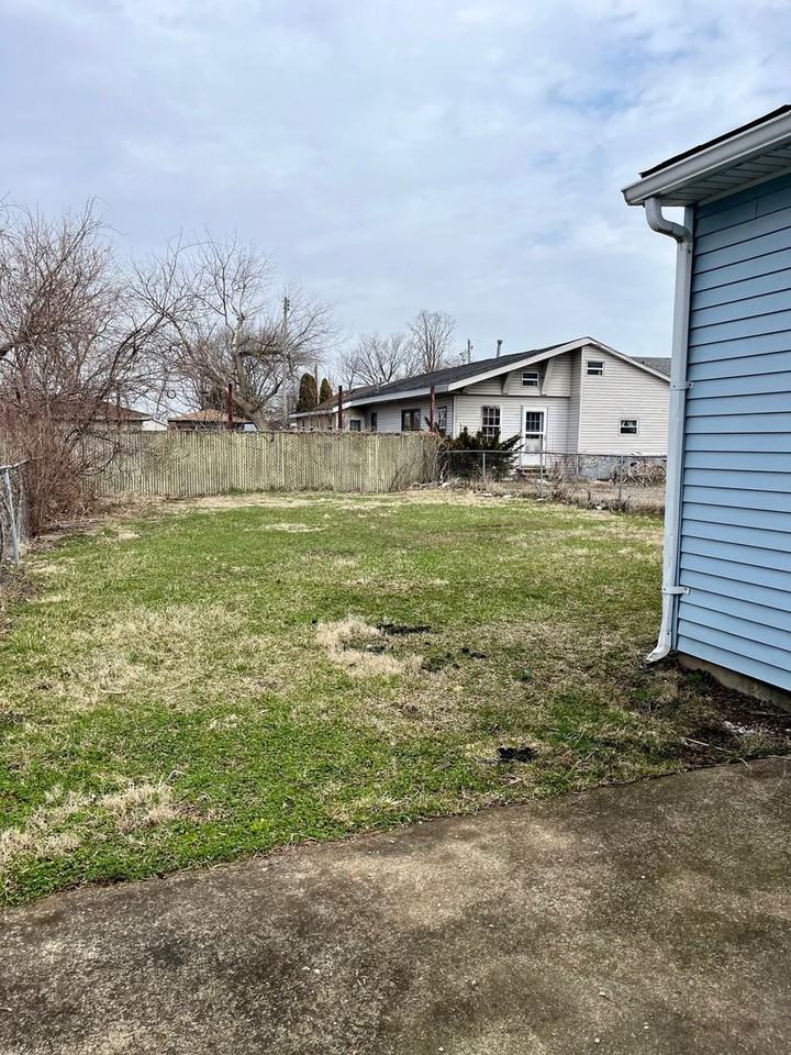 233 Dixie Ave - Photo 7 of 11