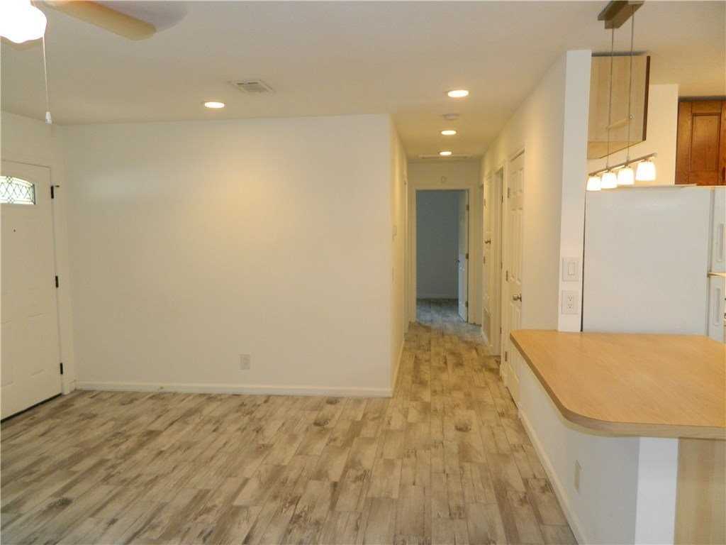 6512 Linda Ln - Photo 4 of 20