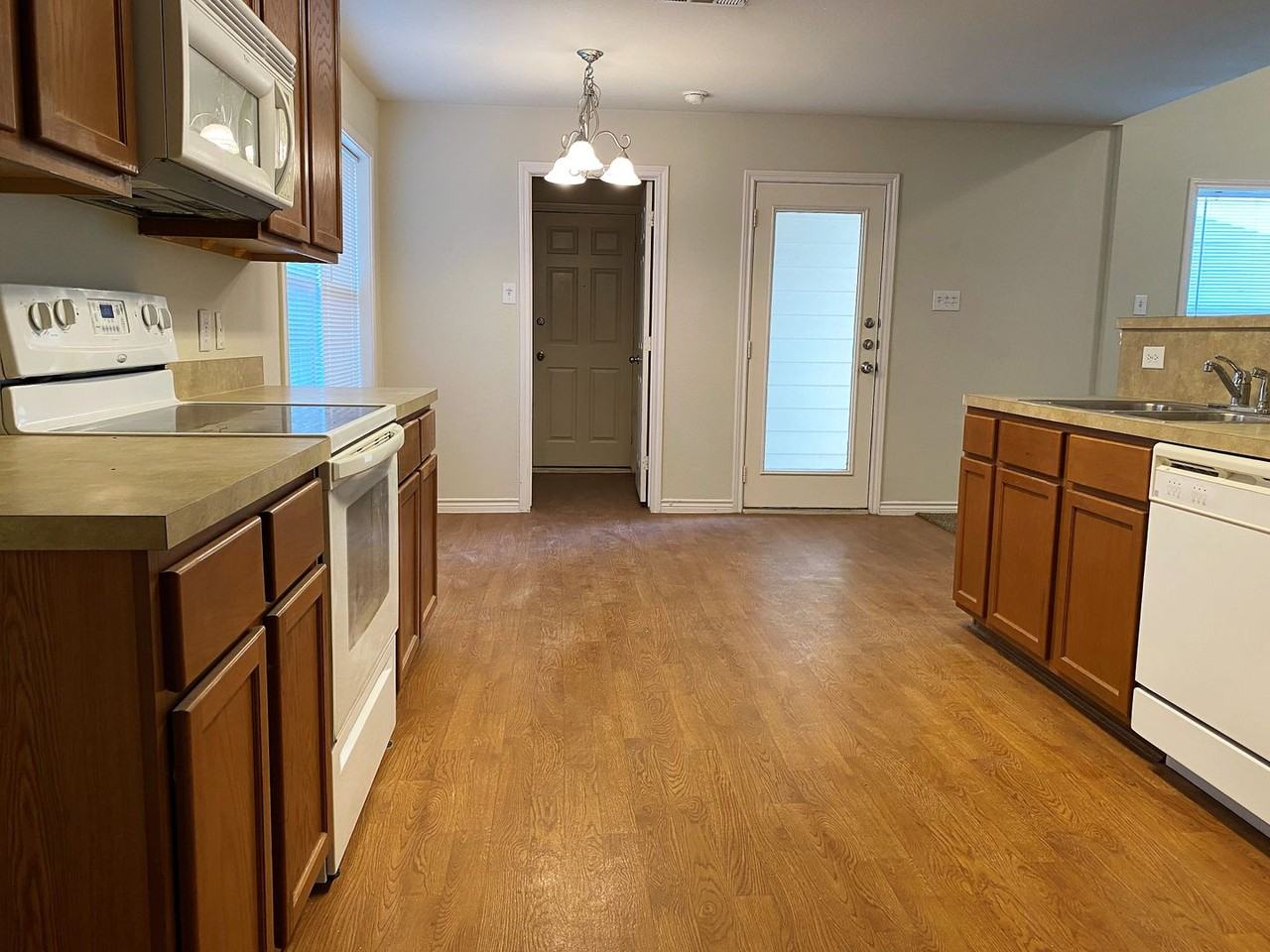 8814 Tucker St - Photo 4 of 10