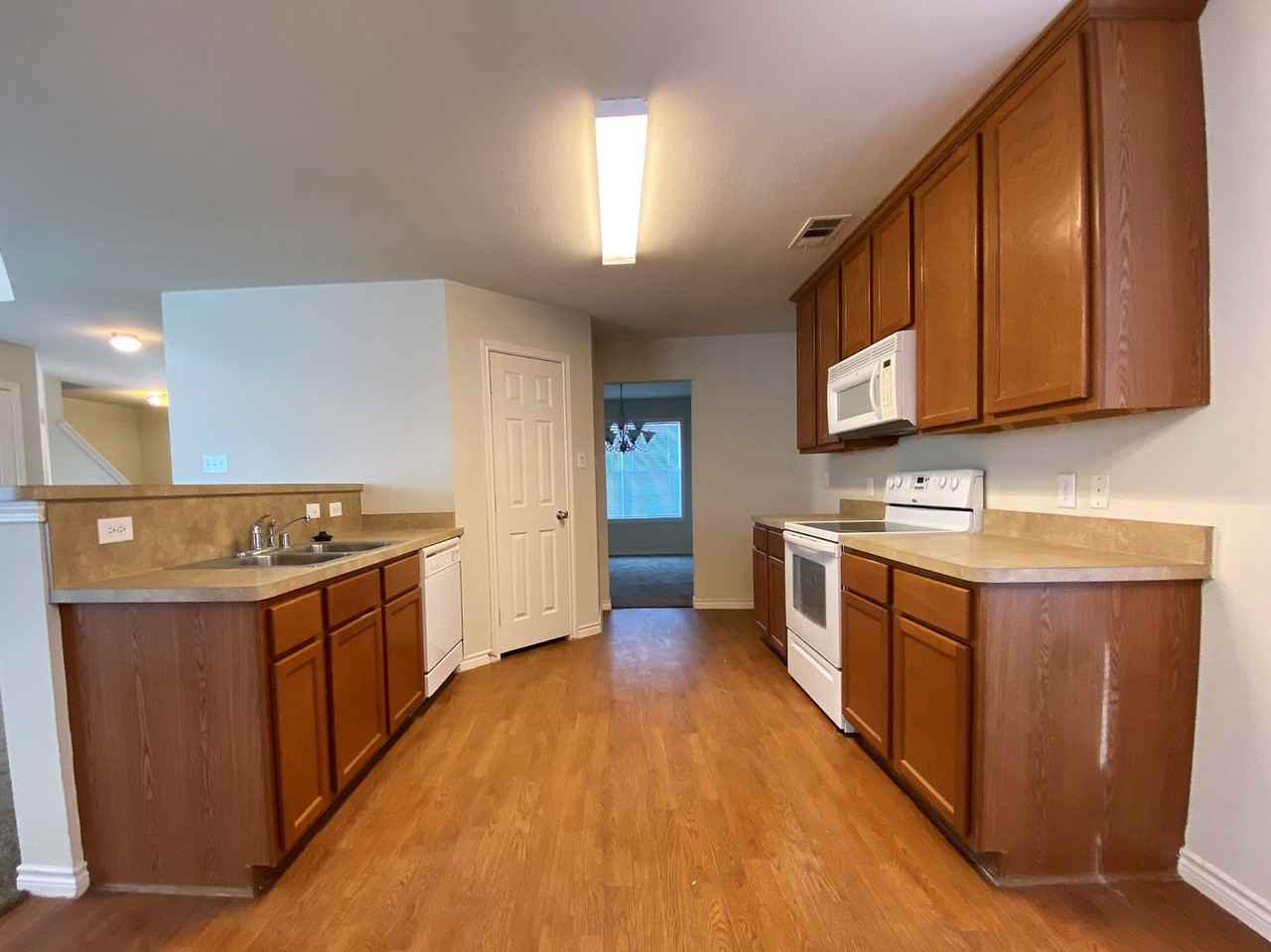 8814 Tucker St - Photo 5 of 10