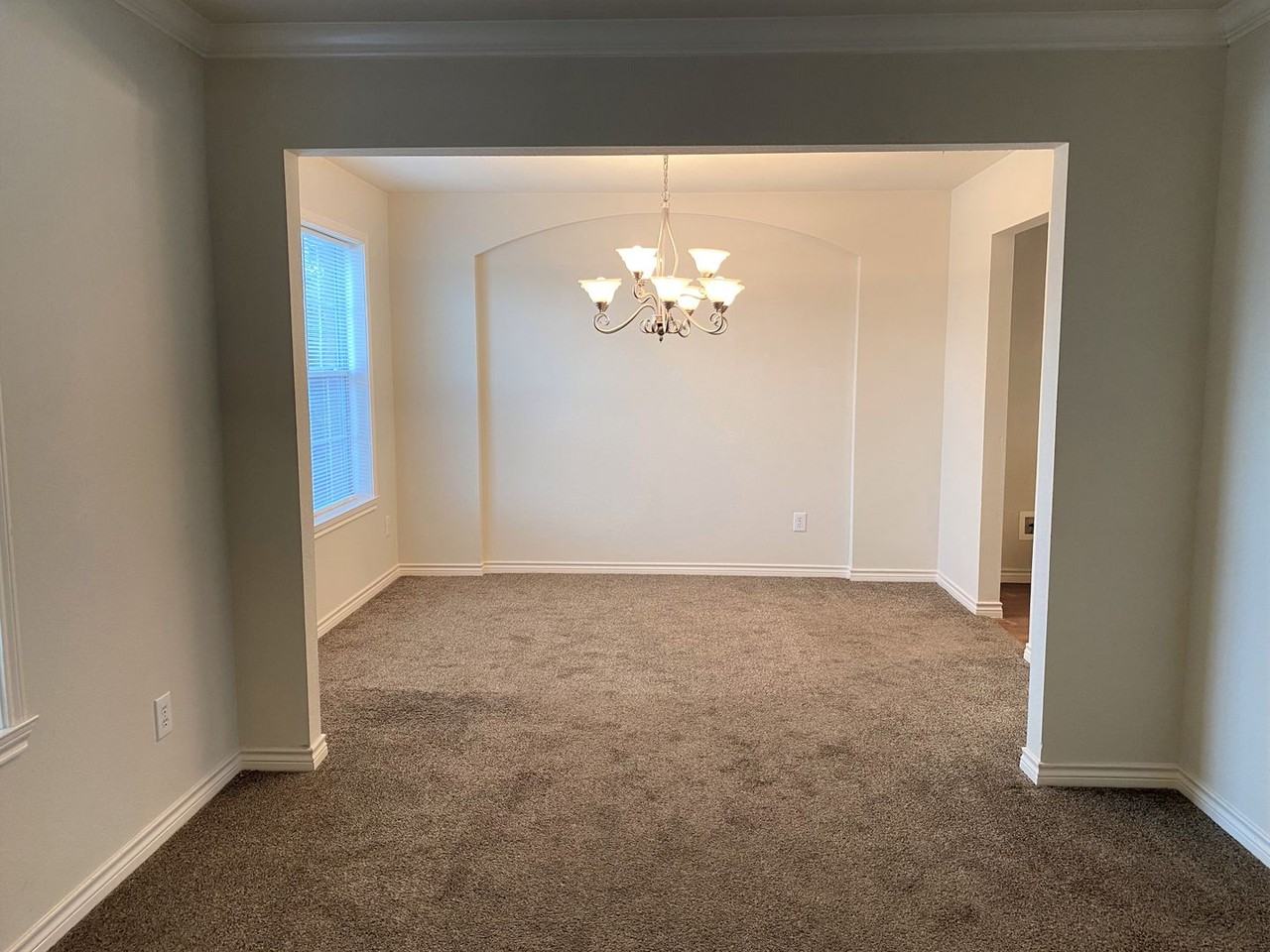 8814 Tucker St - Photo 6 of 10