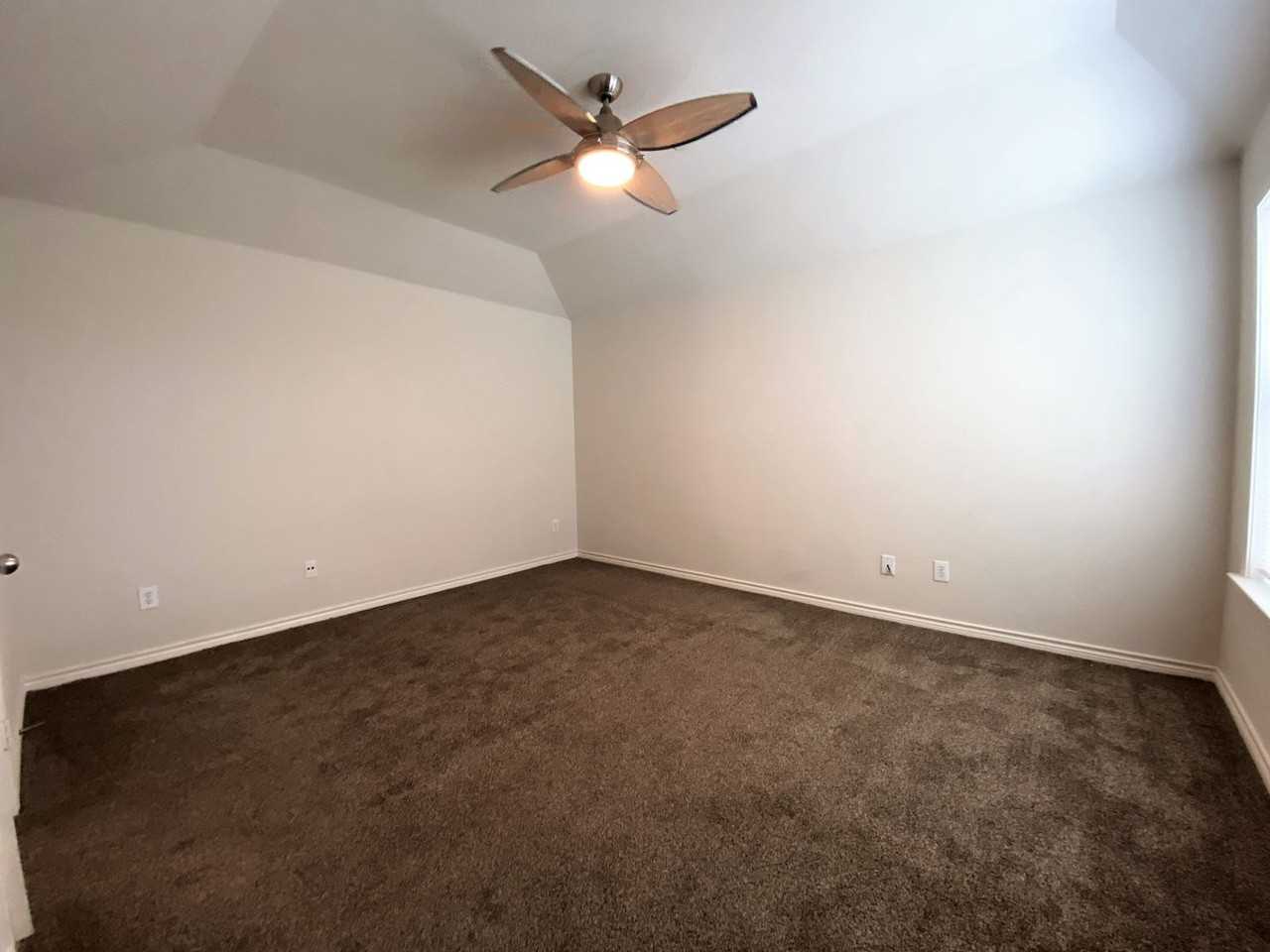 8814 Tucker St - Photo 7 of 10