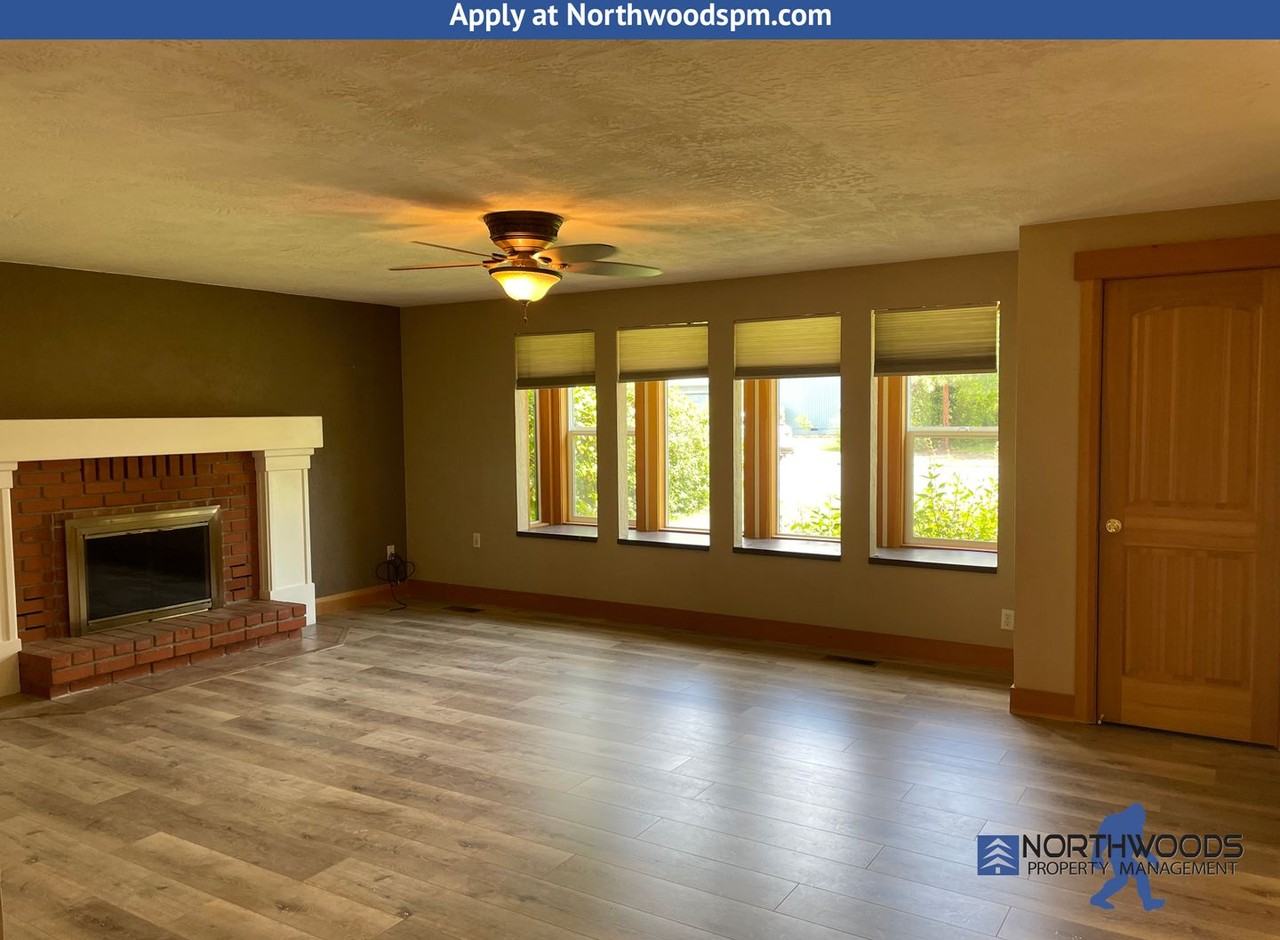 2213 Greenbrook Dr - Photo 4 of 20