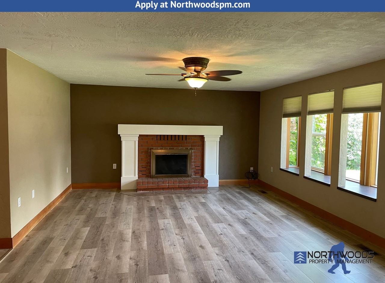 2213 Greenbrook Dr - Photo 5 of 20