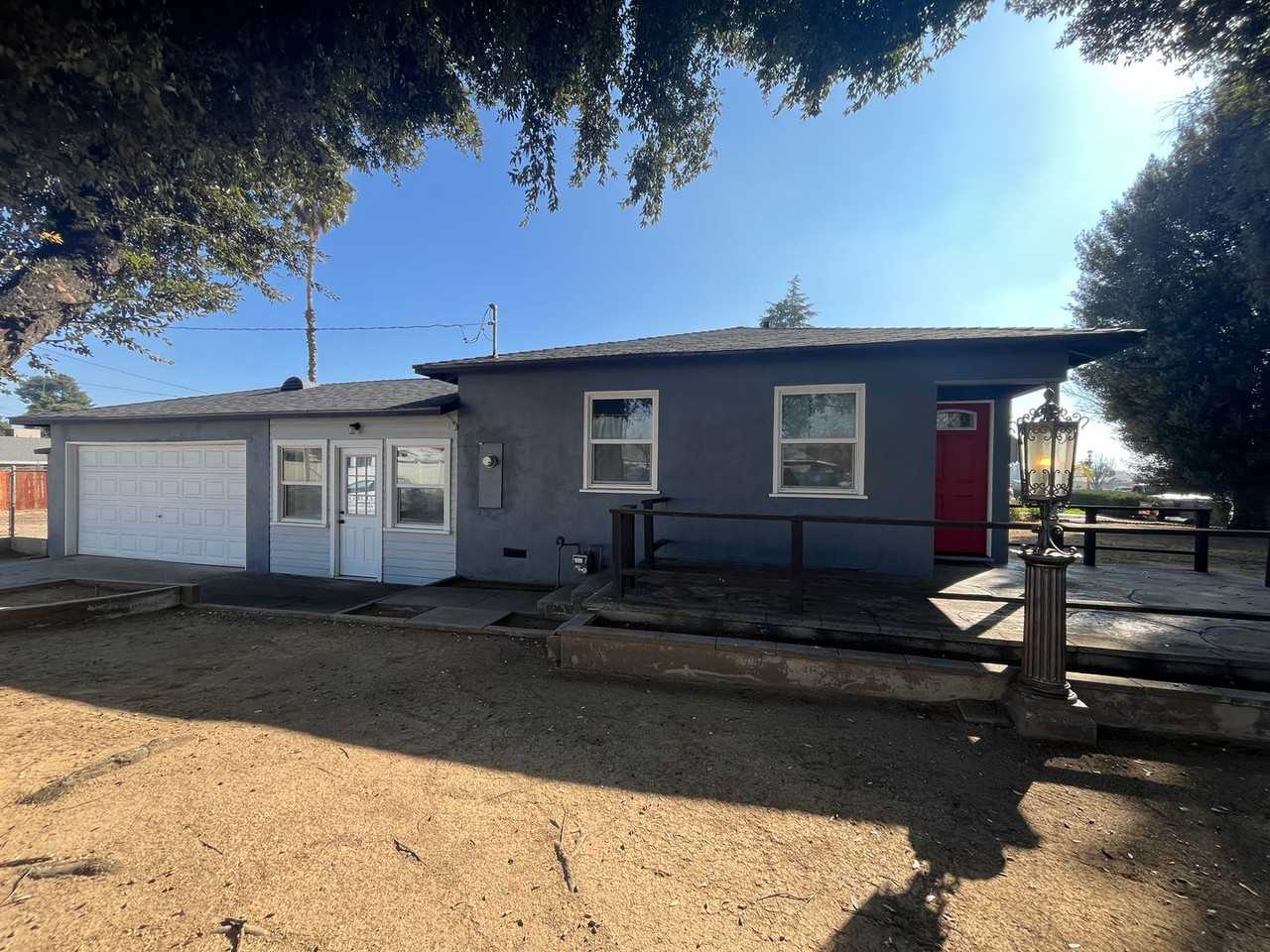 1086 Palm Ave - Photo 2 of 16
