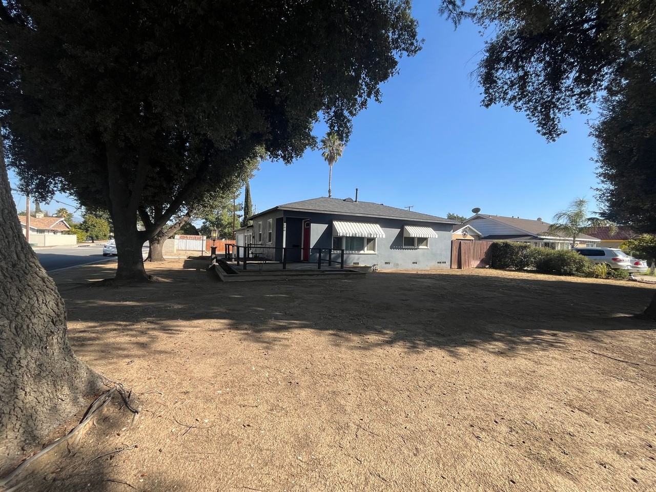 1086 Palm Ave - Photo 3 of 16