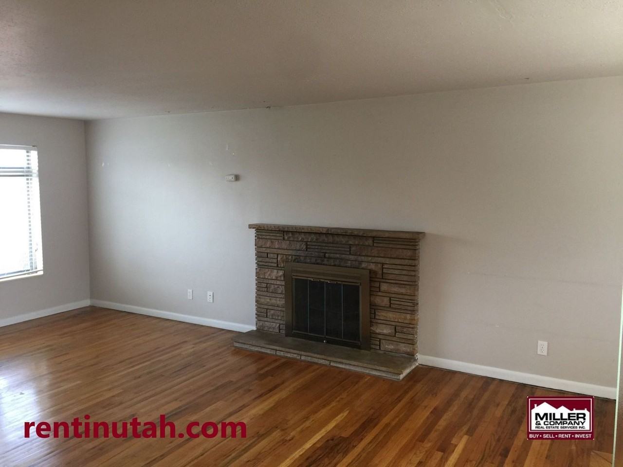 5894 S Kingston Way - Photo 3 of 7