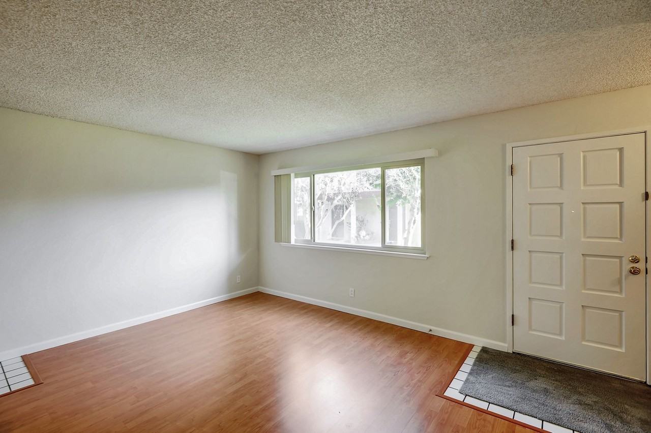 436 Sierra Vista Ave #8 - Photo 3 of 32