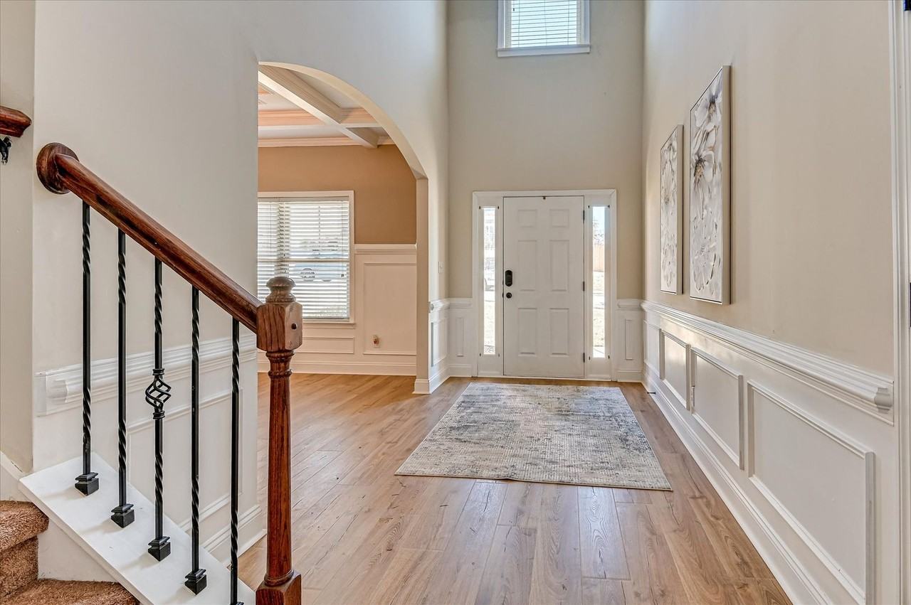 406 Saterlee Ct - Photo 5 of 50