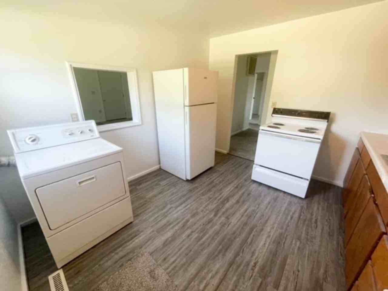 102 9th St #1 - Photo 3 of 11