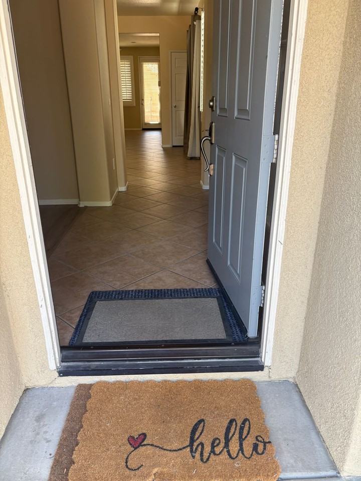 57 Crocus St - Photo 2 of 35