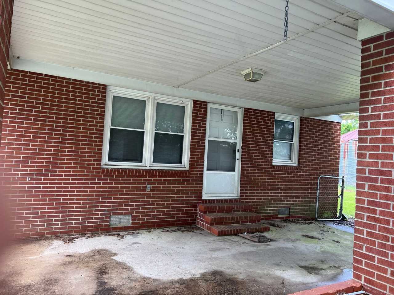 1094 Jonestown Rd - Photo 3 of 14