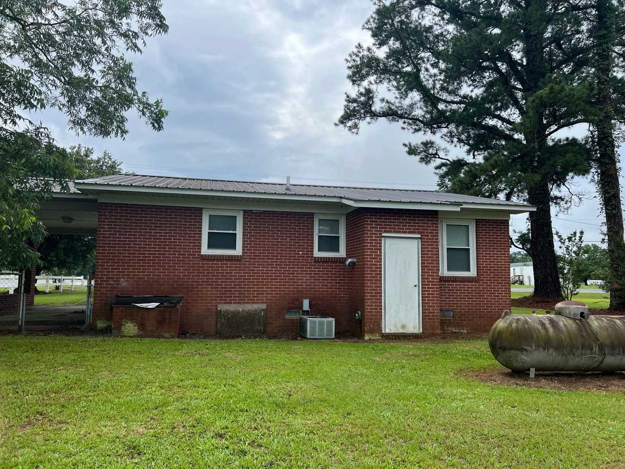 1094 Jonestown Rd - Photo 4 of 14