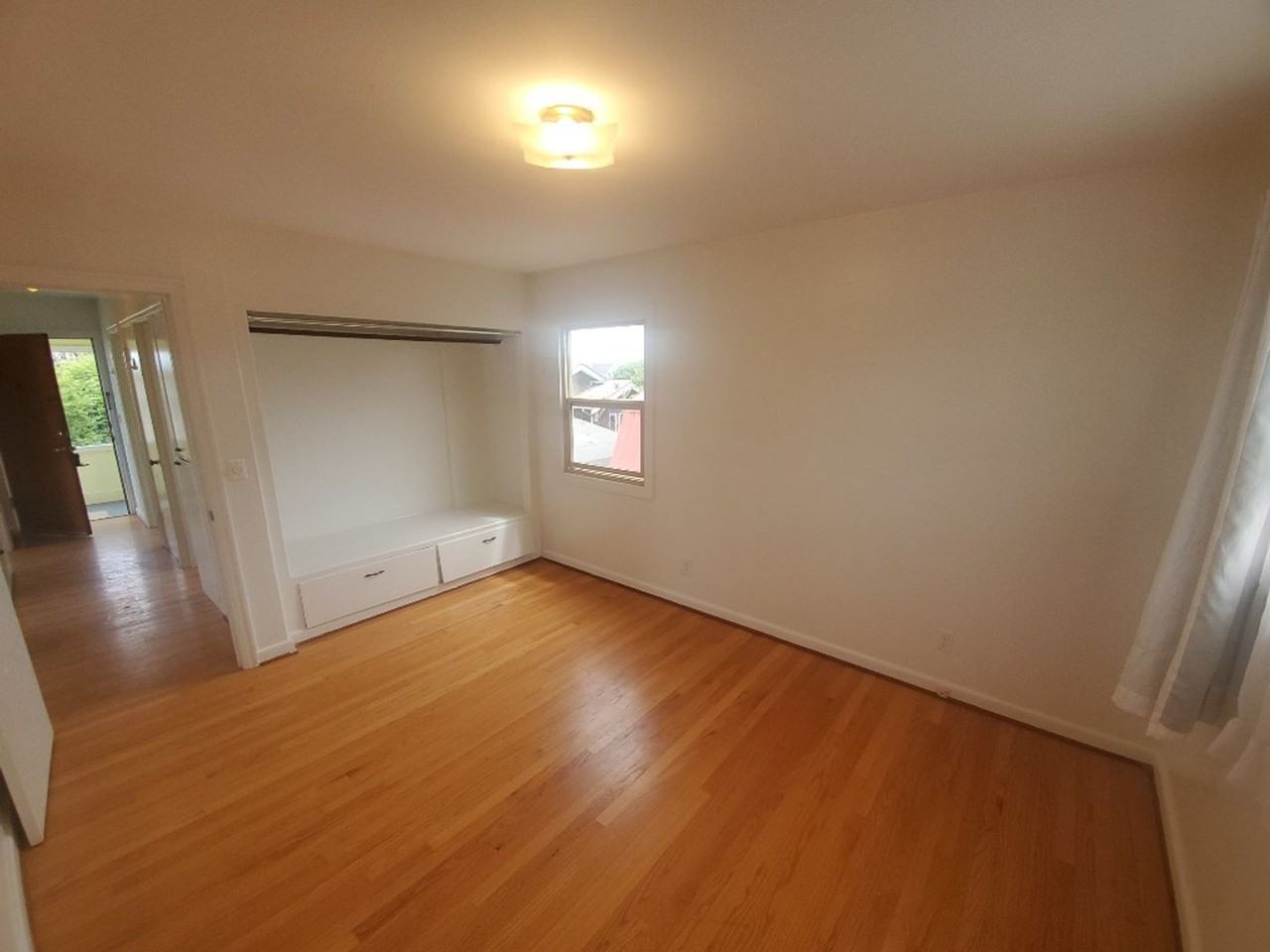 1611 Lowell St - Photo 2 of 9