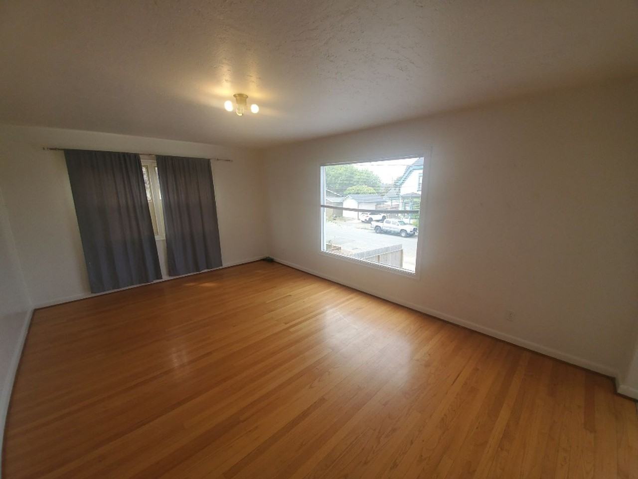1611 Lowell St - Photo 3 of 9
