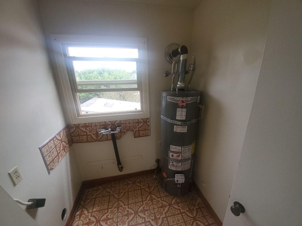 1611 Lowell St - Photo 7 of 9