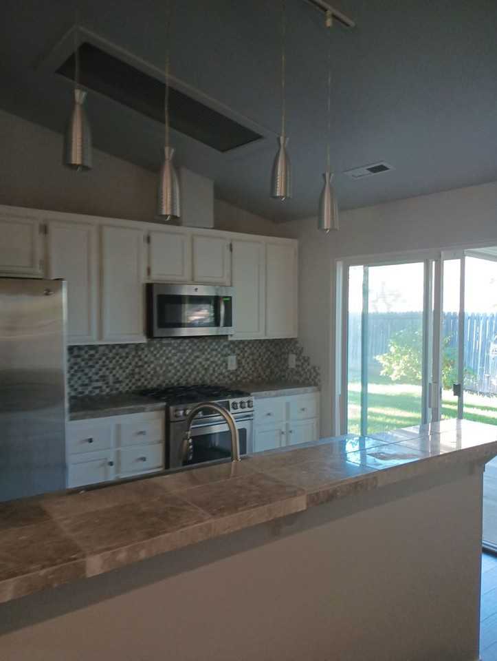 4006 W 150 N - Photo 4 of 12