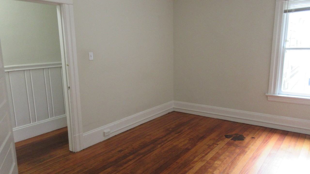 1333 Lyon St #4 - Photo 3 of 21