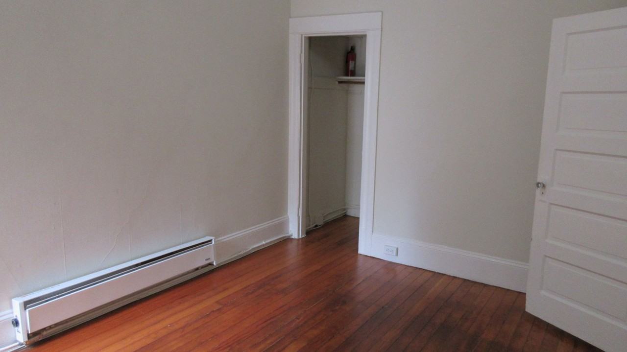 1333 Lyon St #4 - Photo 6 of 21