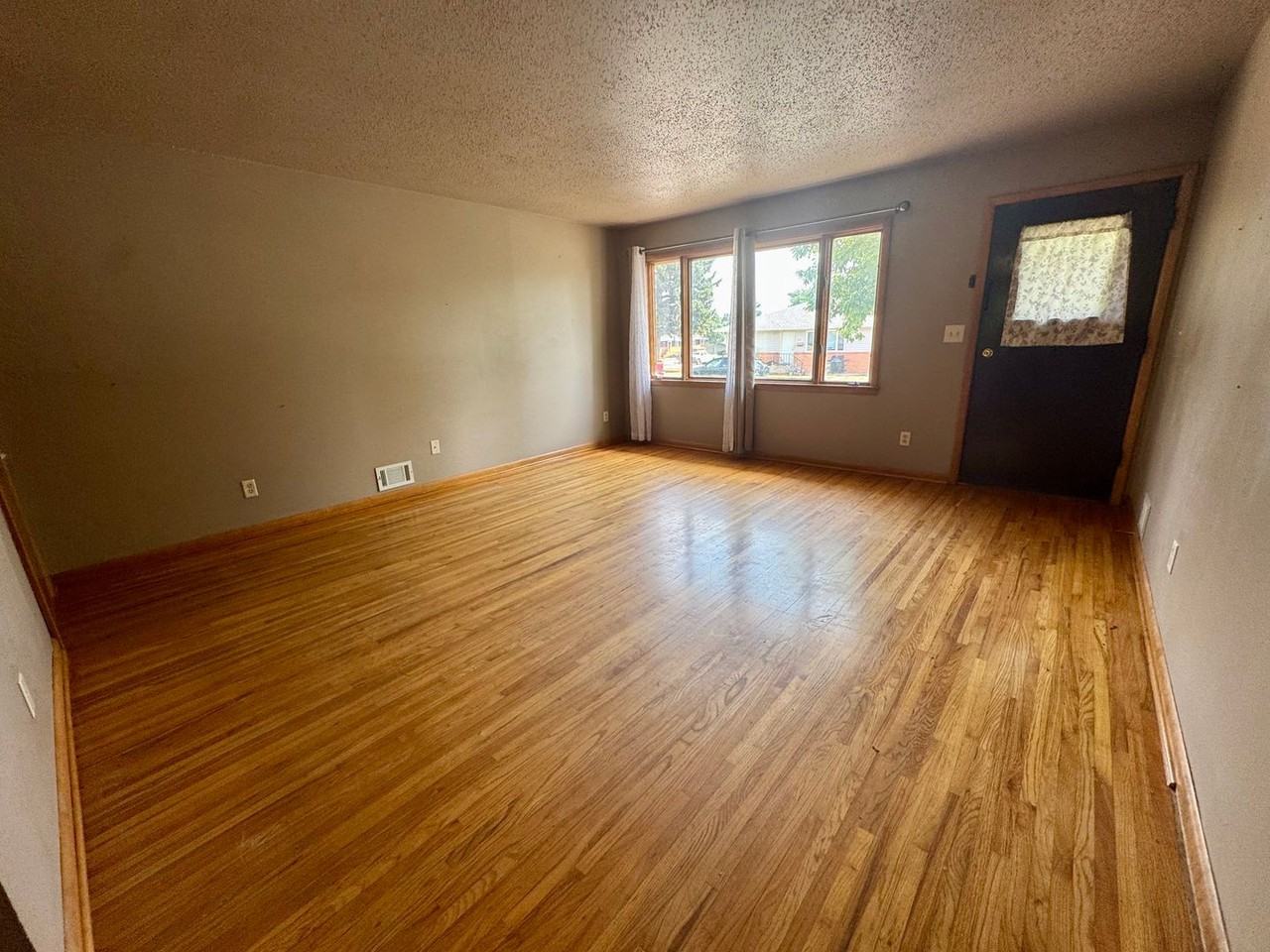 1716 Porter Ave - Photo 2 of 13