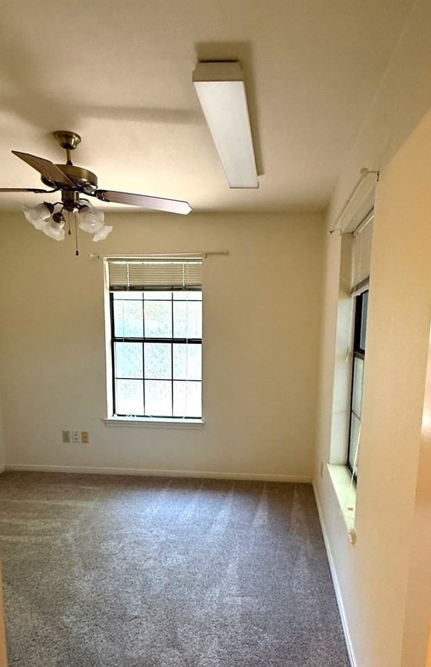 137 Cibolo Creek Dr - Photo 4 of 5