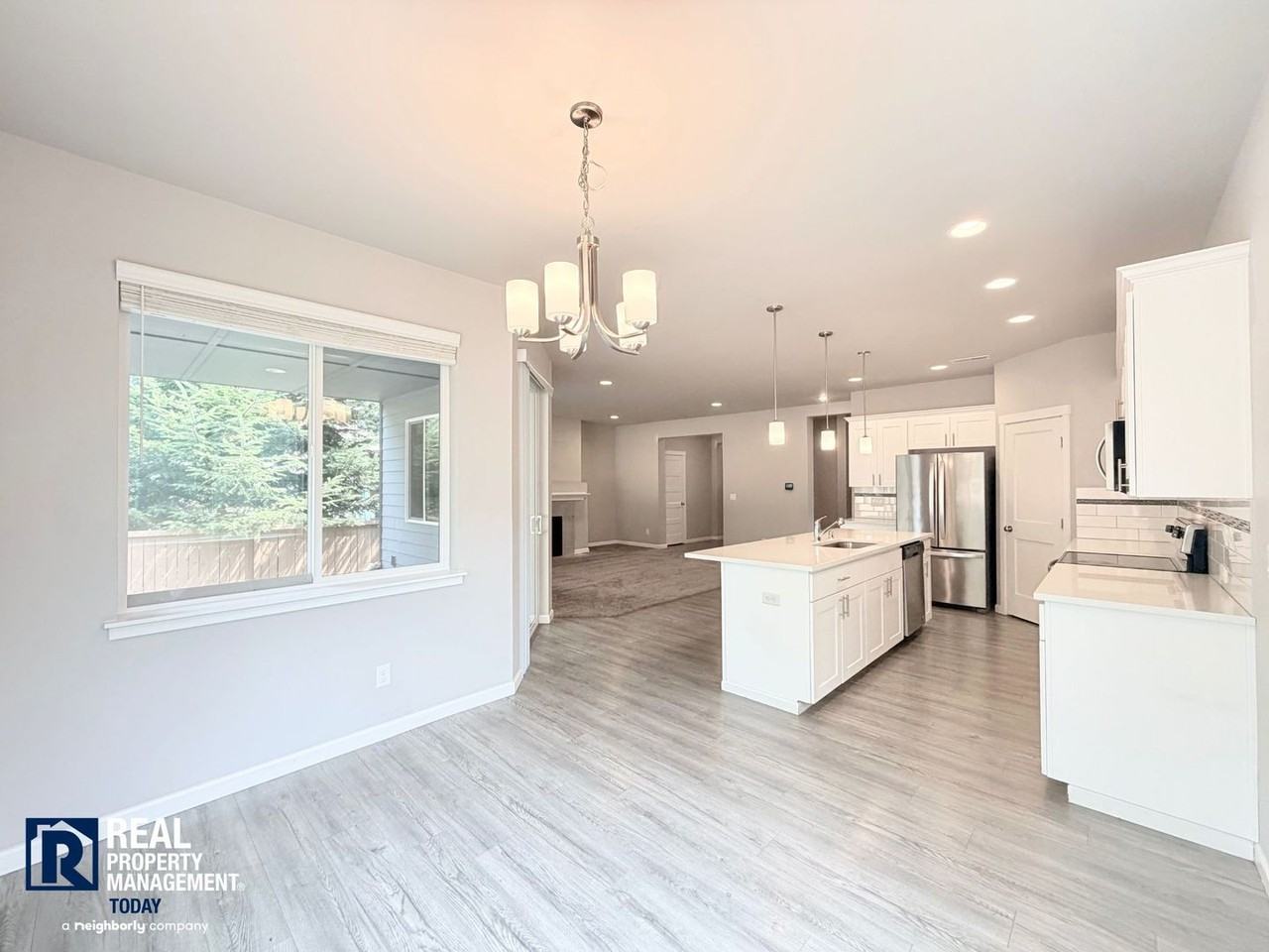 909 161st Street Ct E - Photo 5 of 26