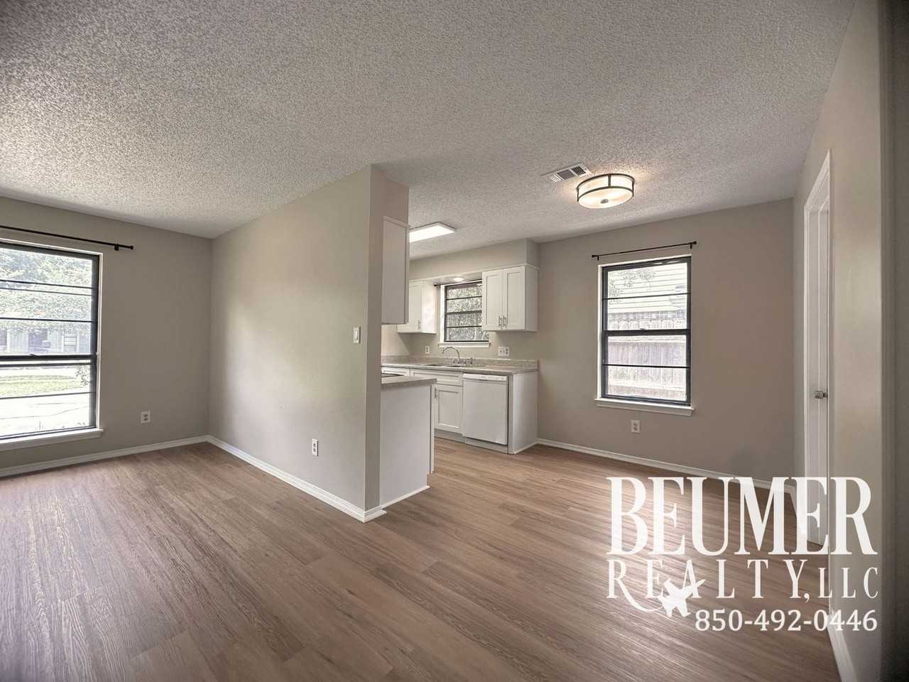 4234 Baywoods Dr - Photo 4 of 19