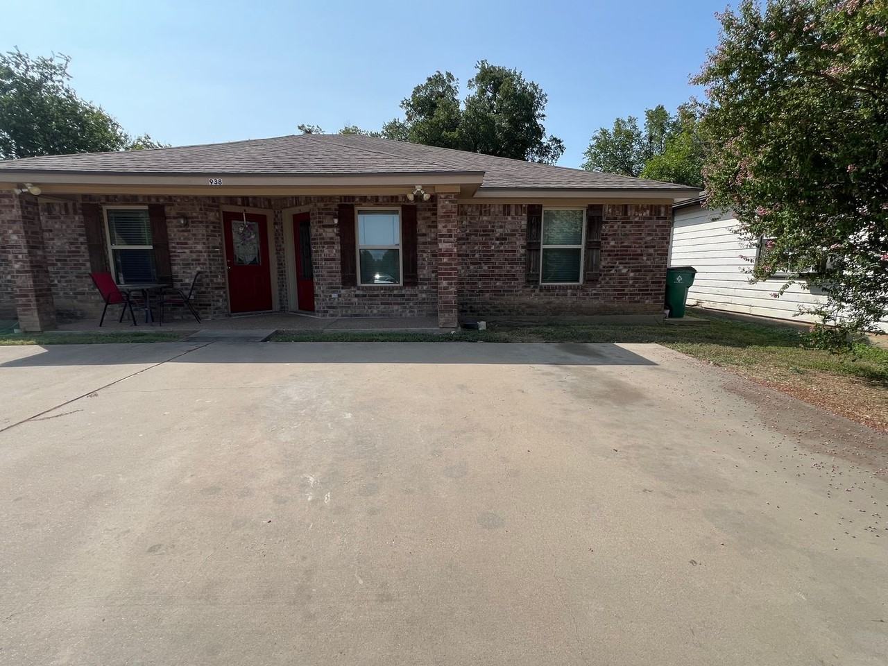 938 W 3 A St #B - Photo 2 of 13
