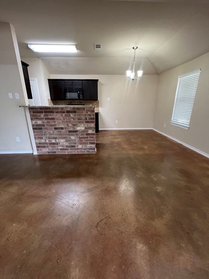 938 W 3 A St #B - Photo 6 of 13