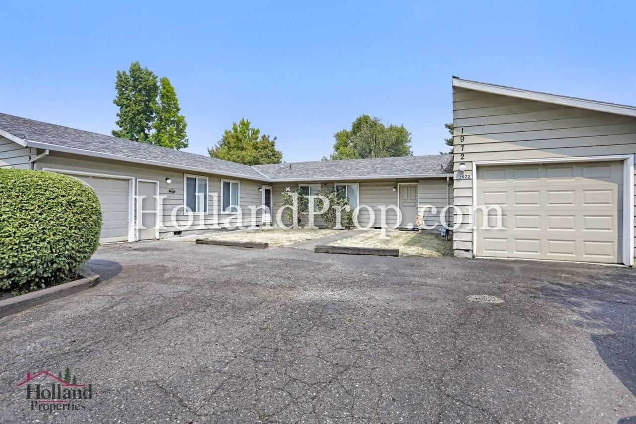 1974 Ne Barberry Dr - Photo 2 of 23
