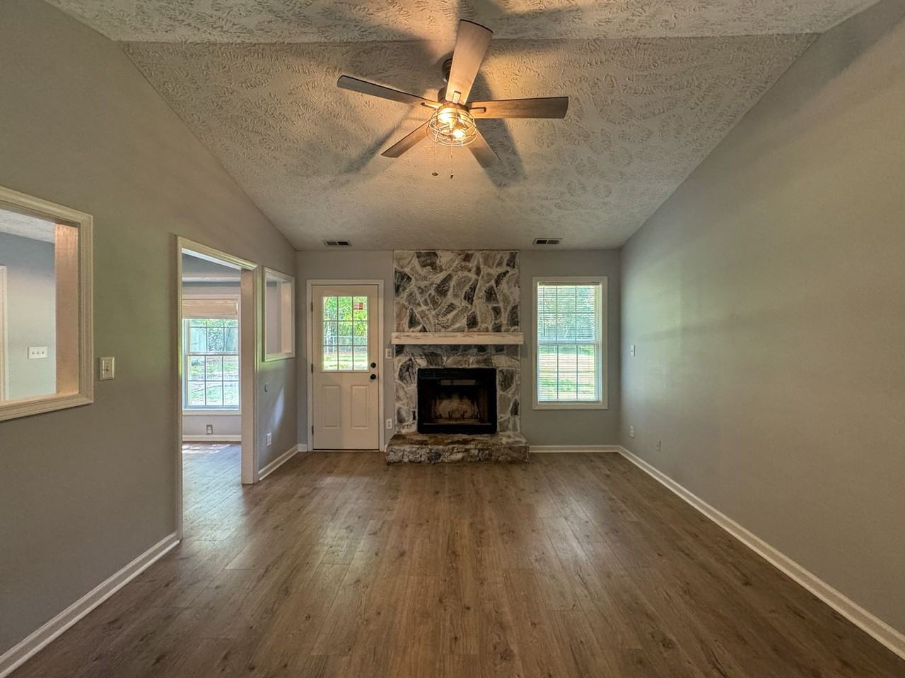 572 Woodwind Dr - Photo 5 of 25
