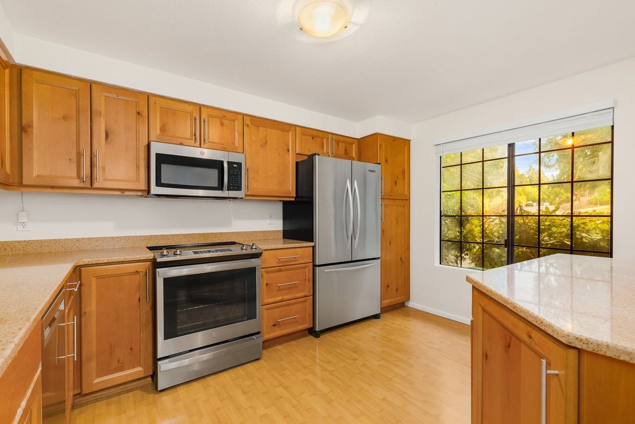 13702 Ne 85th St - Photo 7 of 19