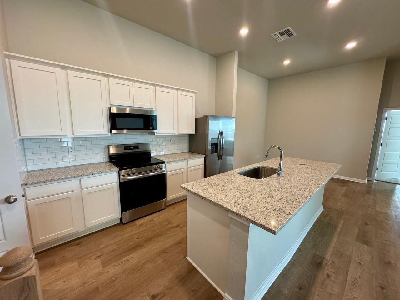 761 Staglin St #A - Photo 5 of 28