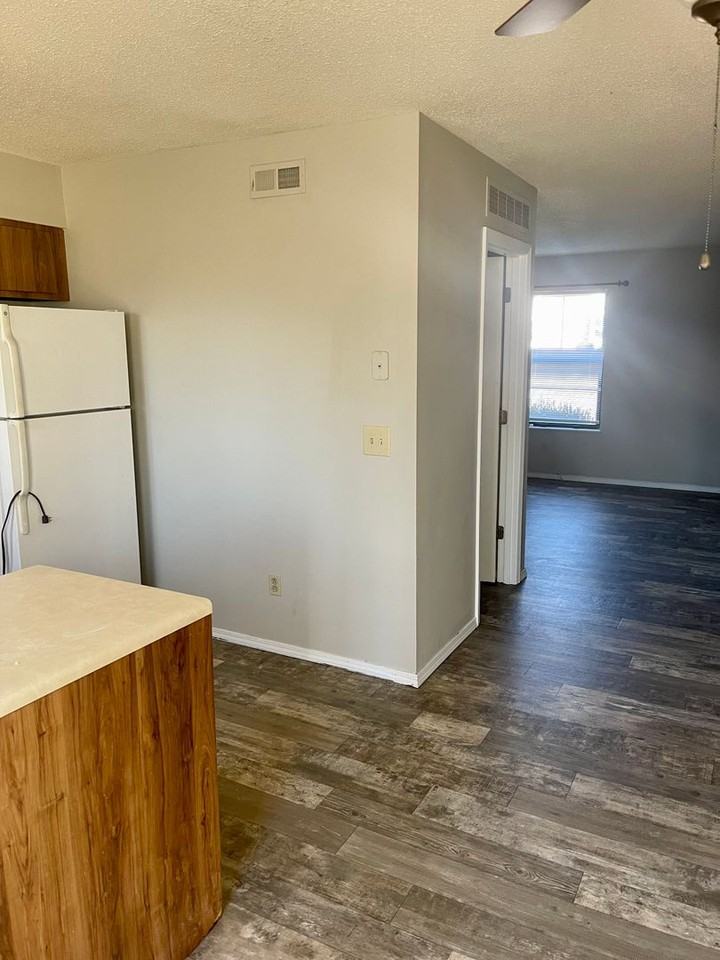 618 Trojan Dr - Photo 6 of 11