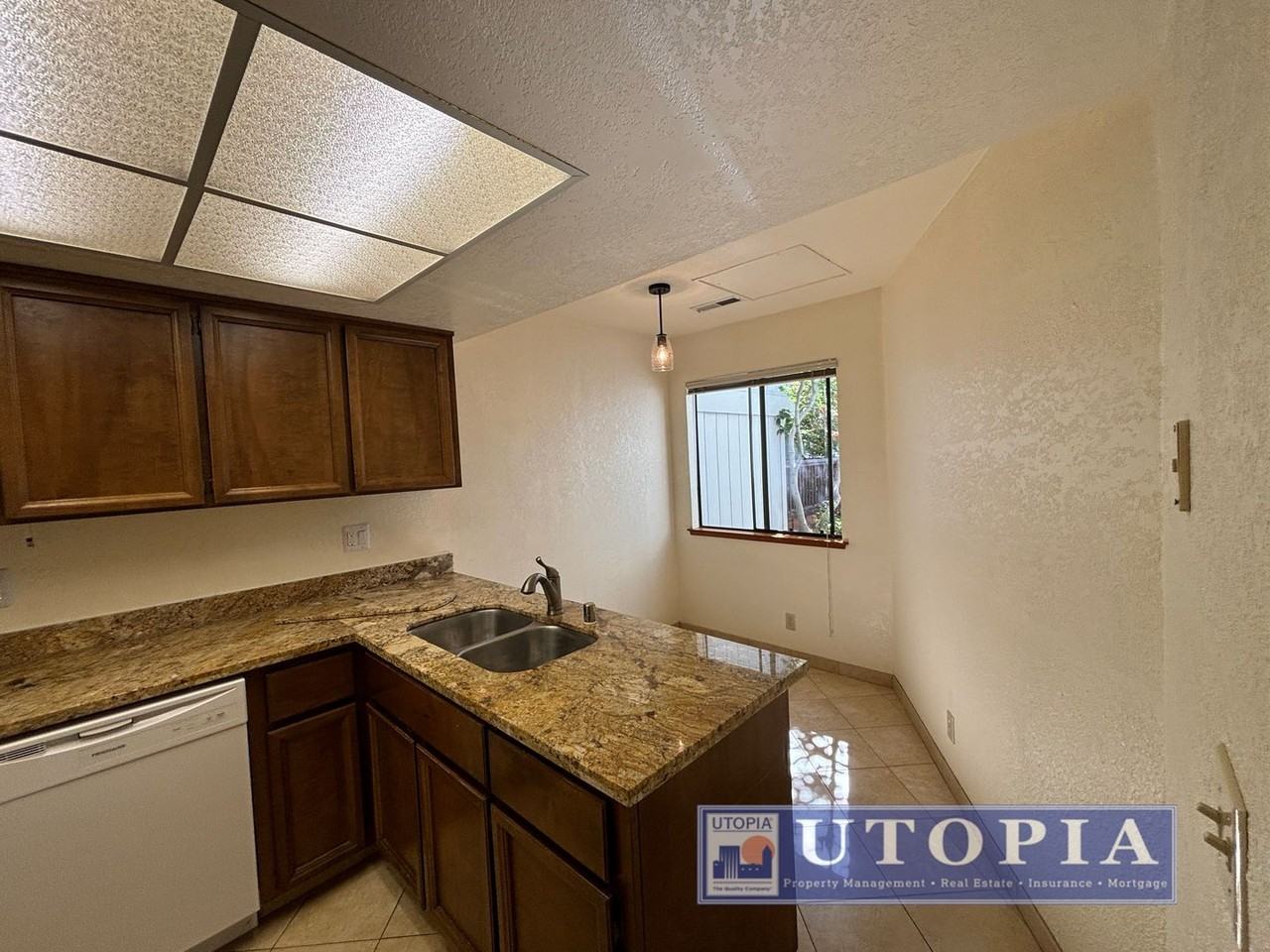 2726 Hampton Ln - Photo 5 of 50