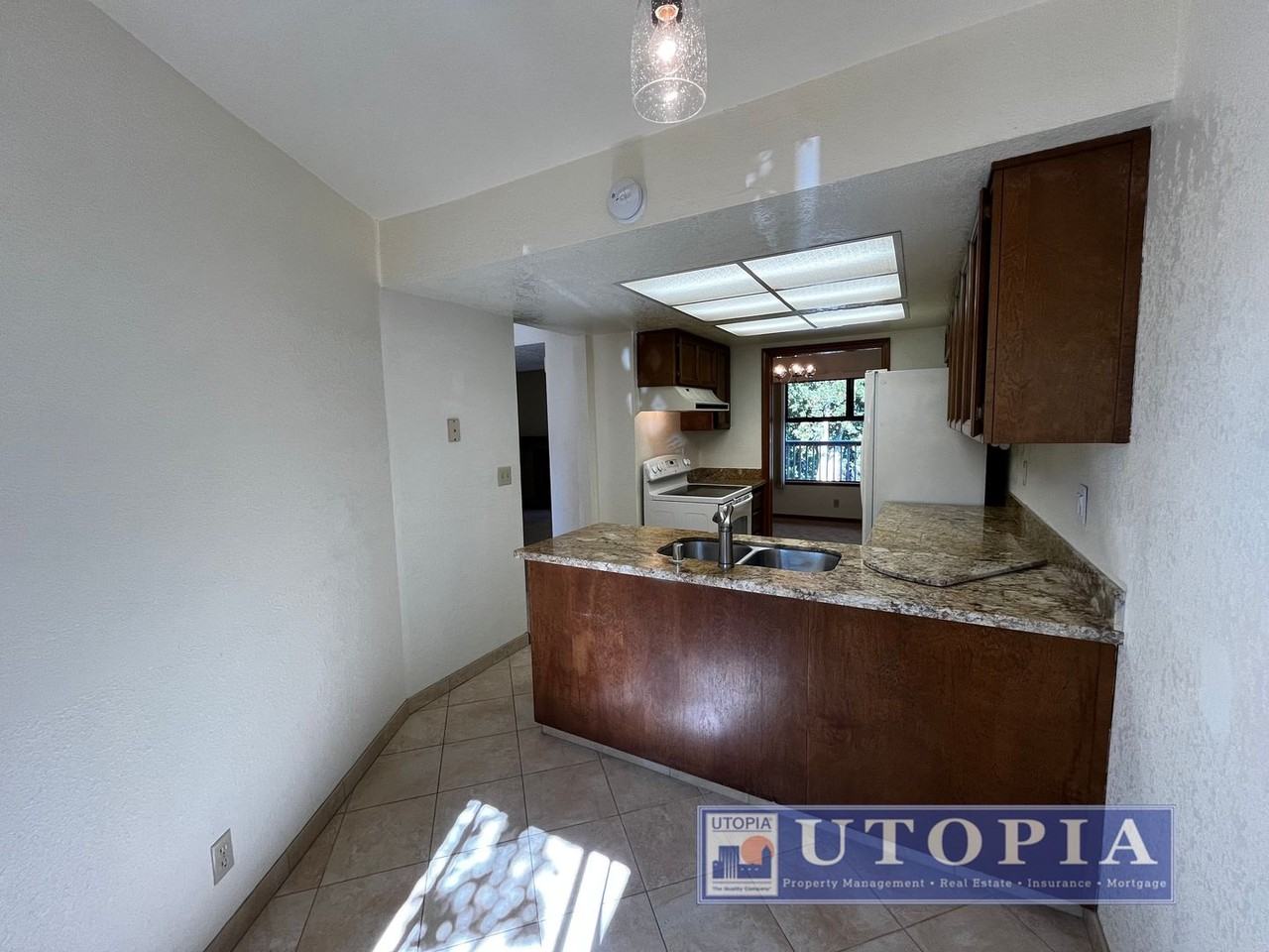 2726 Hampton Ln - Photo 7 of 50