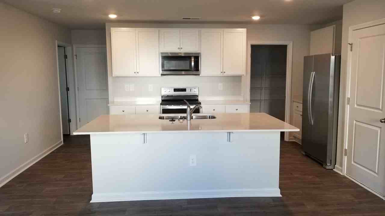 508 Windsong Dr - Photo 4 of 21