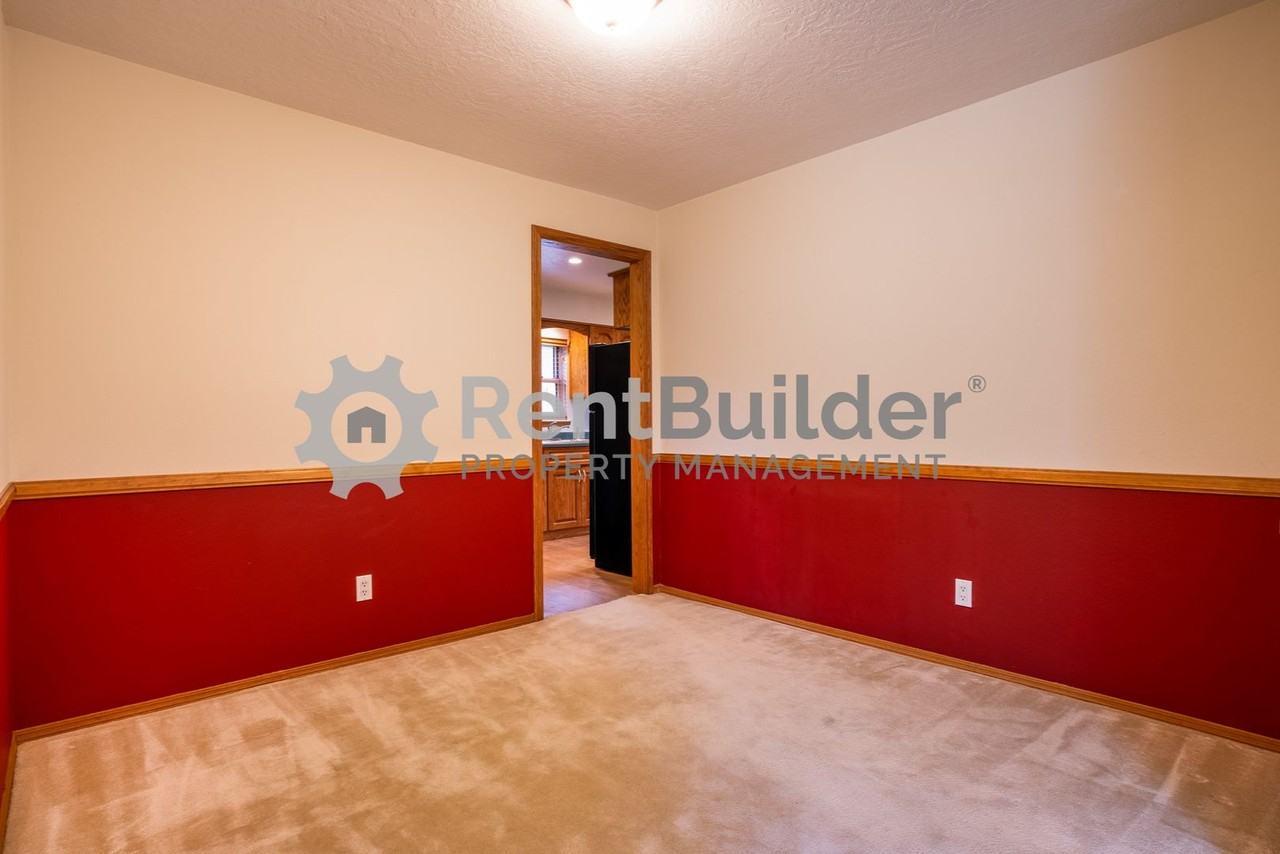 7617 Union St Ne - Photo 6 of 25
