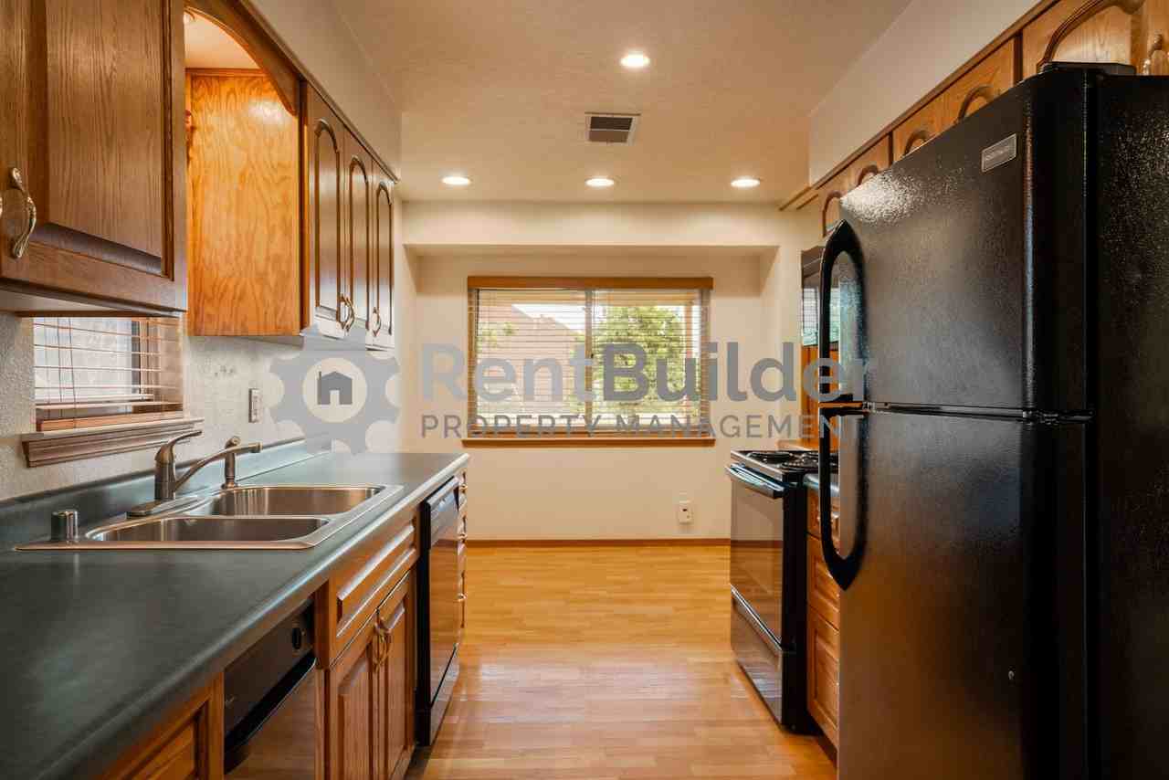 7617 Union St Ne - Photo 7 of 25
