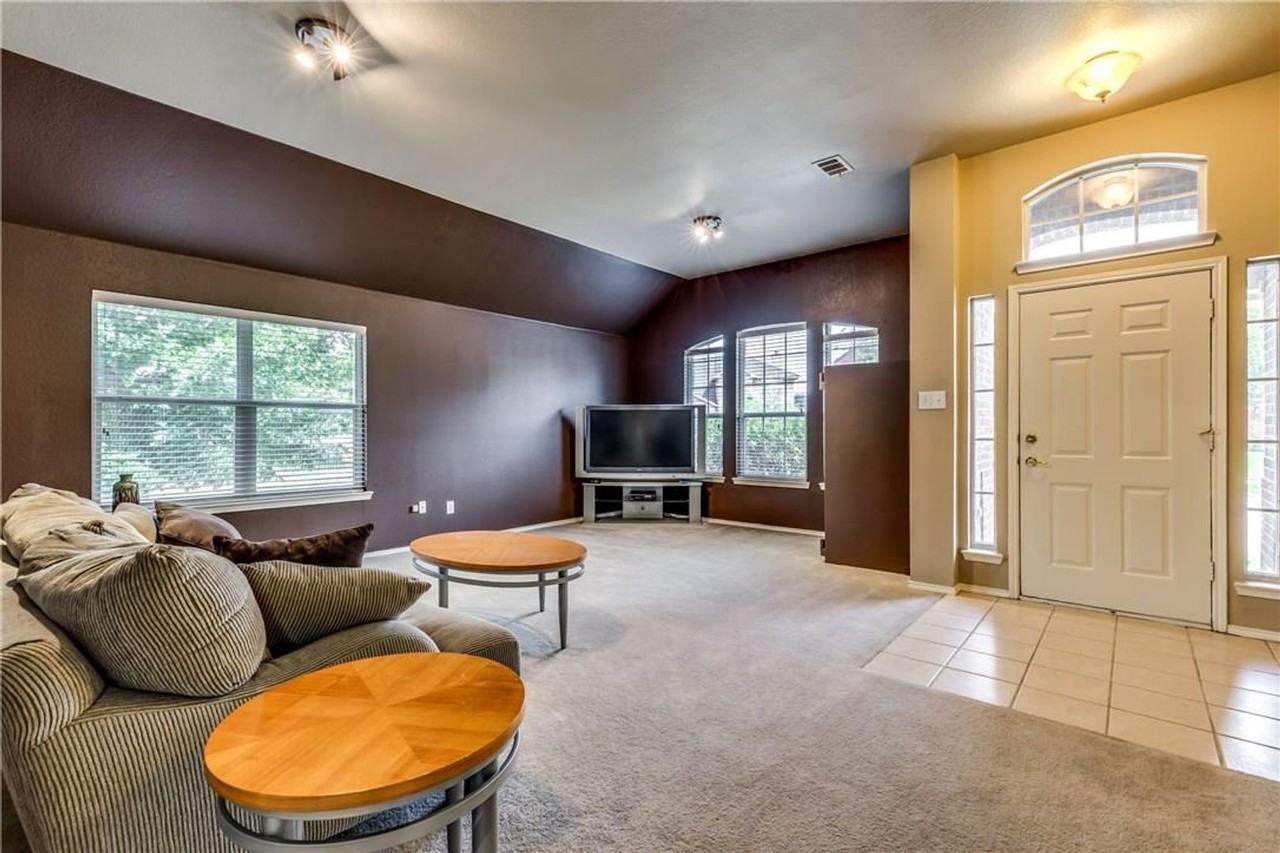 5913 Dustin Trl - Photo 2 of 15