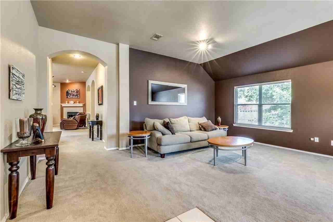 5913 Dustin Trl - Photo 3 of 15