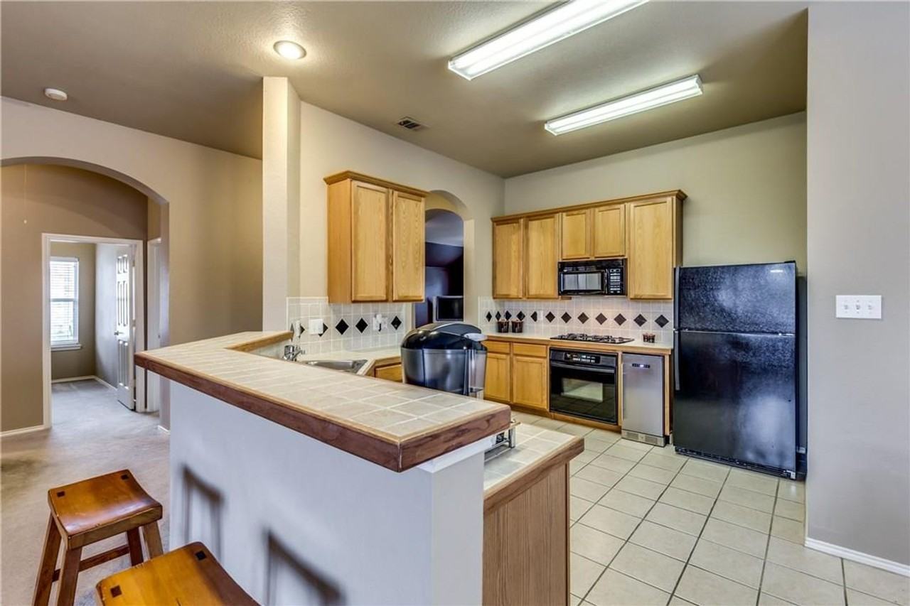 5913 Dustin Trl - Photo 6 of 15