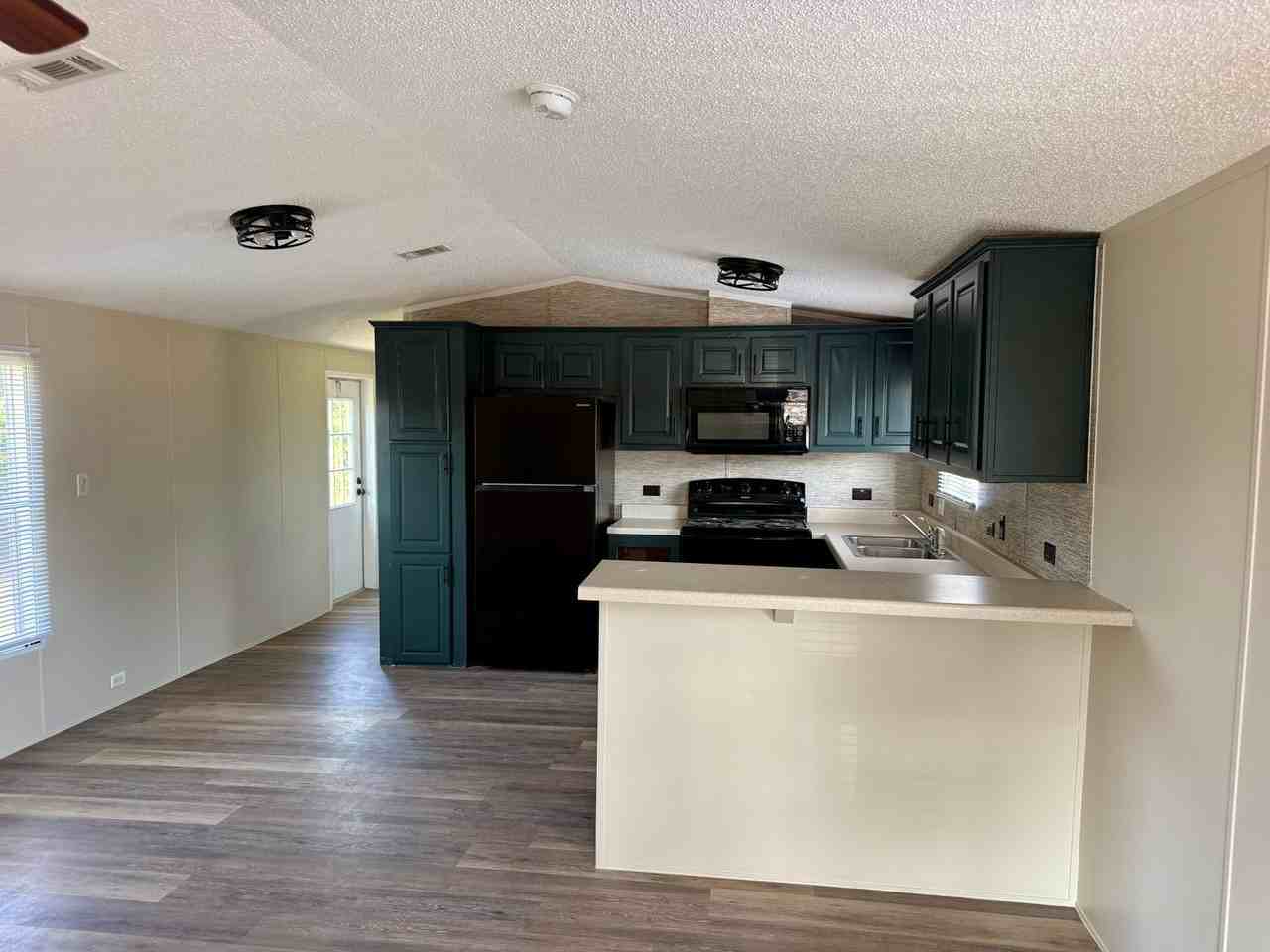3130 N Cardinal Rd - Photo 2 of 13